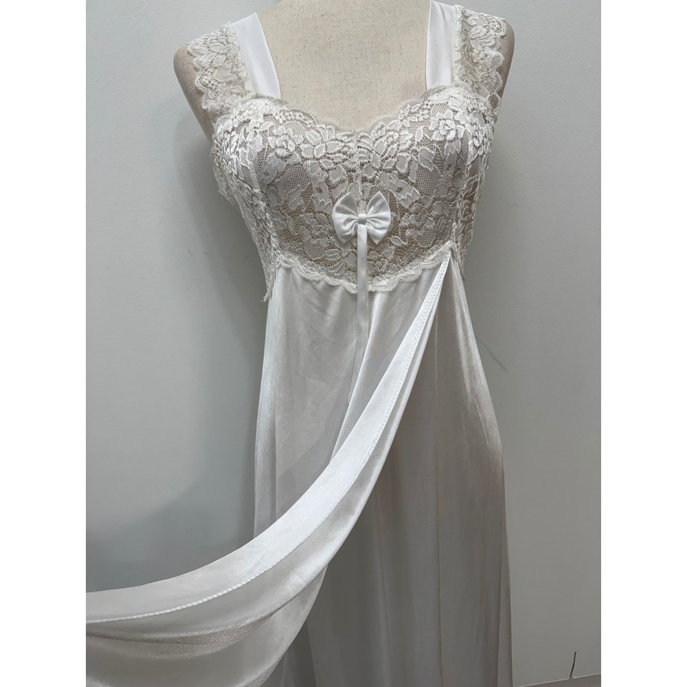 Vintage Lace Bodice Satin Nightgown White Maxi‎ Sleep Dress Bow Detail